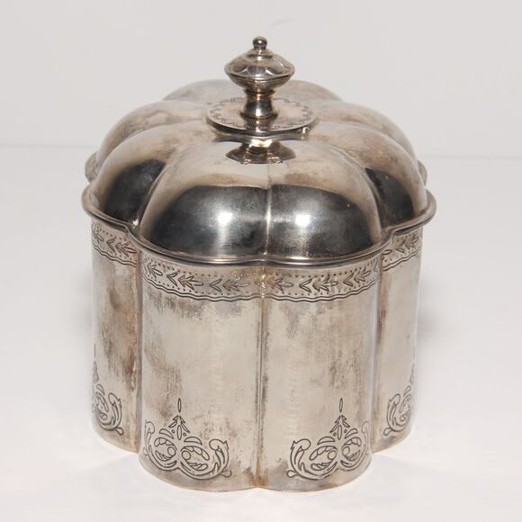 Vintage Godinger Silver Plated Scalloped Edge Trinket Box Red Velvet Lining 1994 - Picture 4 of 7